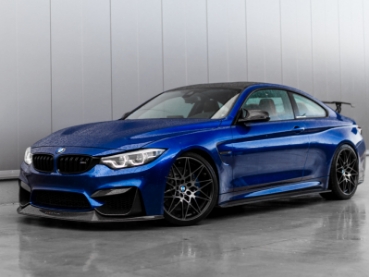 BMW製の青いスポーツカー